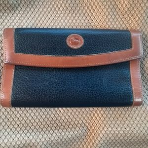 COPY - Dooney and bourke wallet